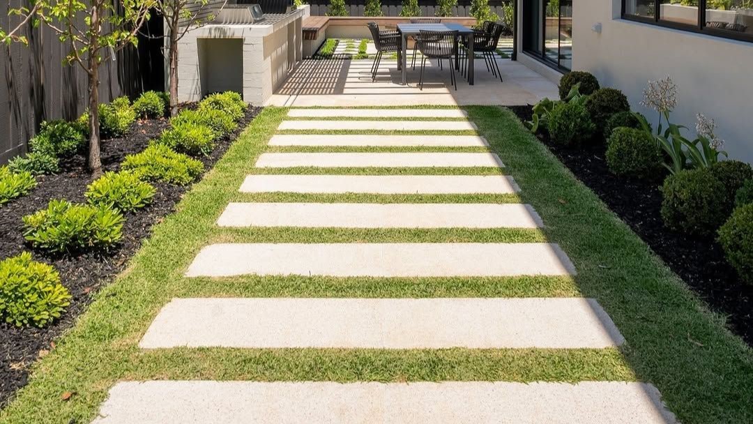 21 Side Yard Ideas for 2026 That Turn a Neglected Passage Into a Designed Outdoor Space