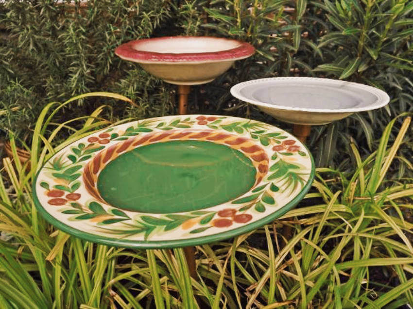 5 Ways To Build Bird Baths with Everyday Items - homeyou