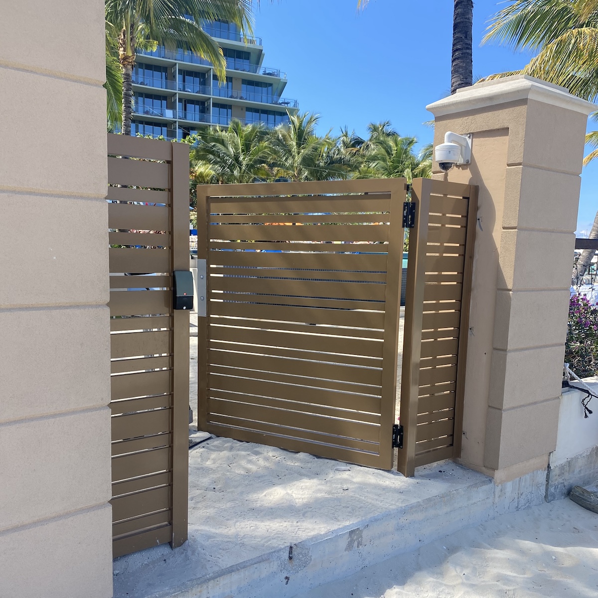 Aluminum Gates - Symphony's Aluminum & Vinyl Products Co. Ltd.