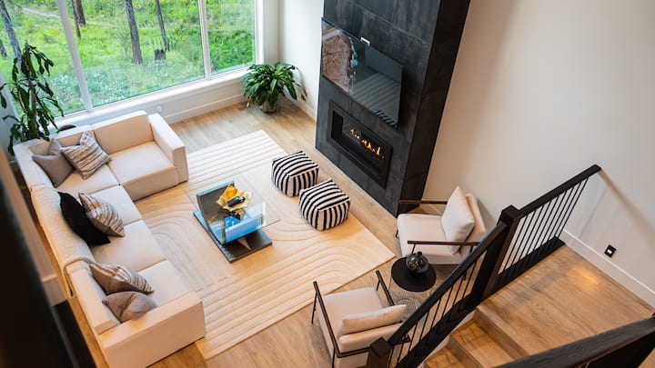 Casa Rio | 6 bed | Home Theatre & Pool Table | Zen - Houses for Rent in West Kelowna, British Columbia, Canada - Airbnb