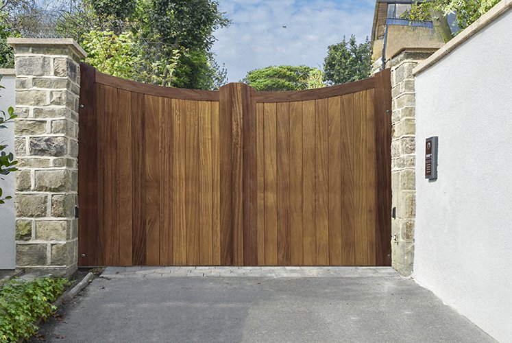 Cotswold Driveway Gate
