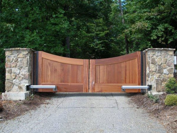 Custom Wood Gates | Customer Satisfaction | Wood Creations | Custom Wood Driveway Gates | Custom Cedar Gates | Mahogany Gates
