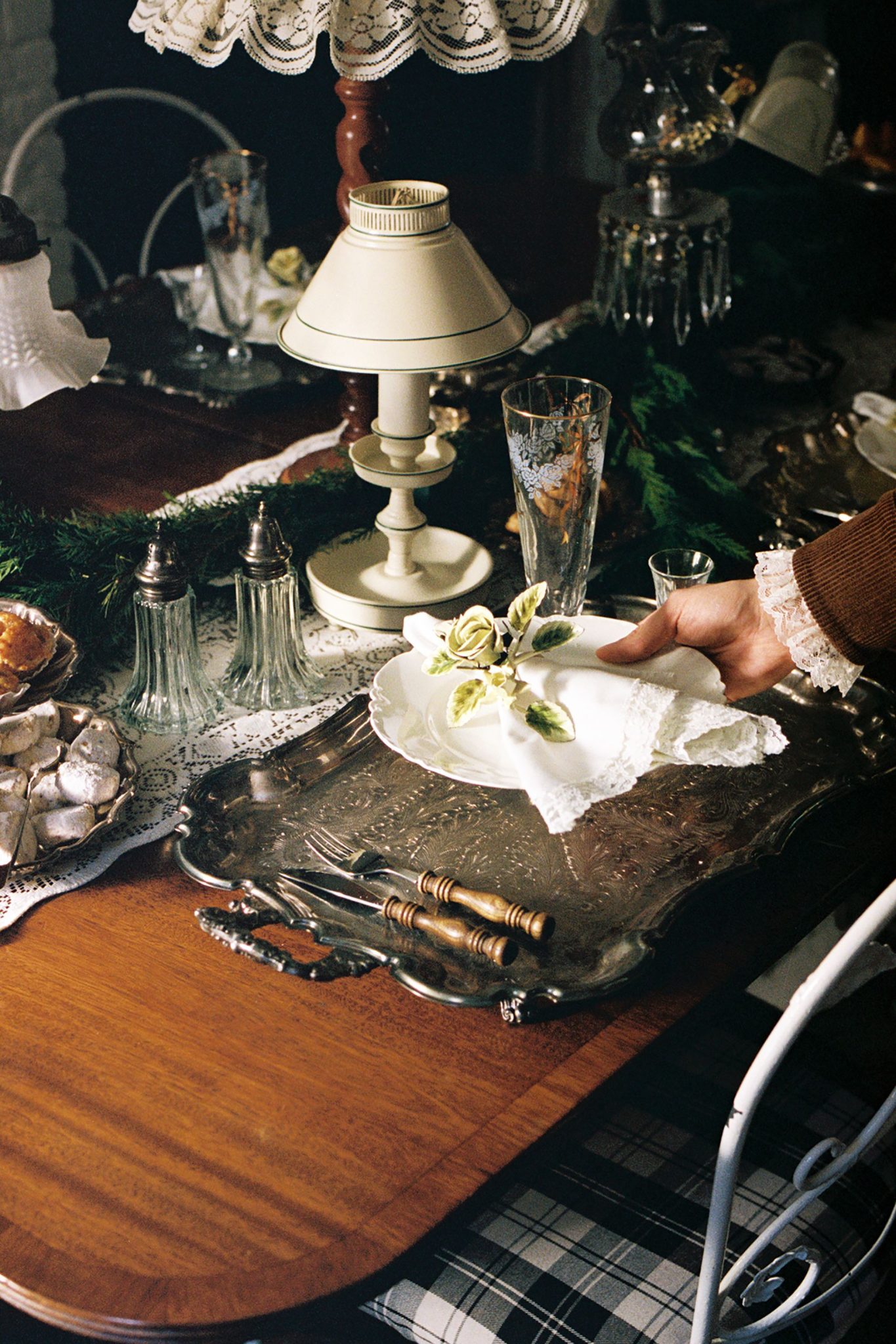 Deck the Tables! 5 New York Tastemakers Share Their Seasonal Settings With Vogue | Vogue