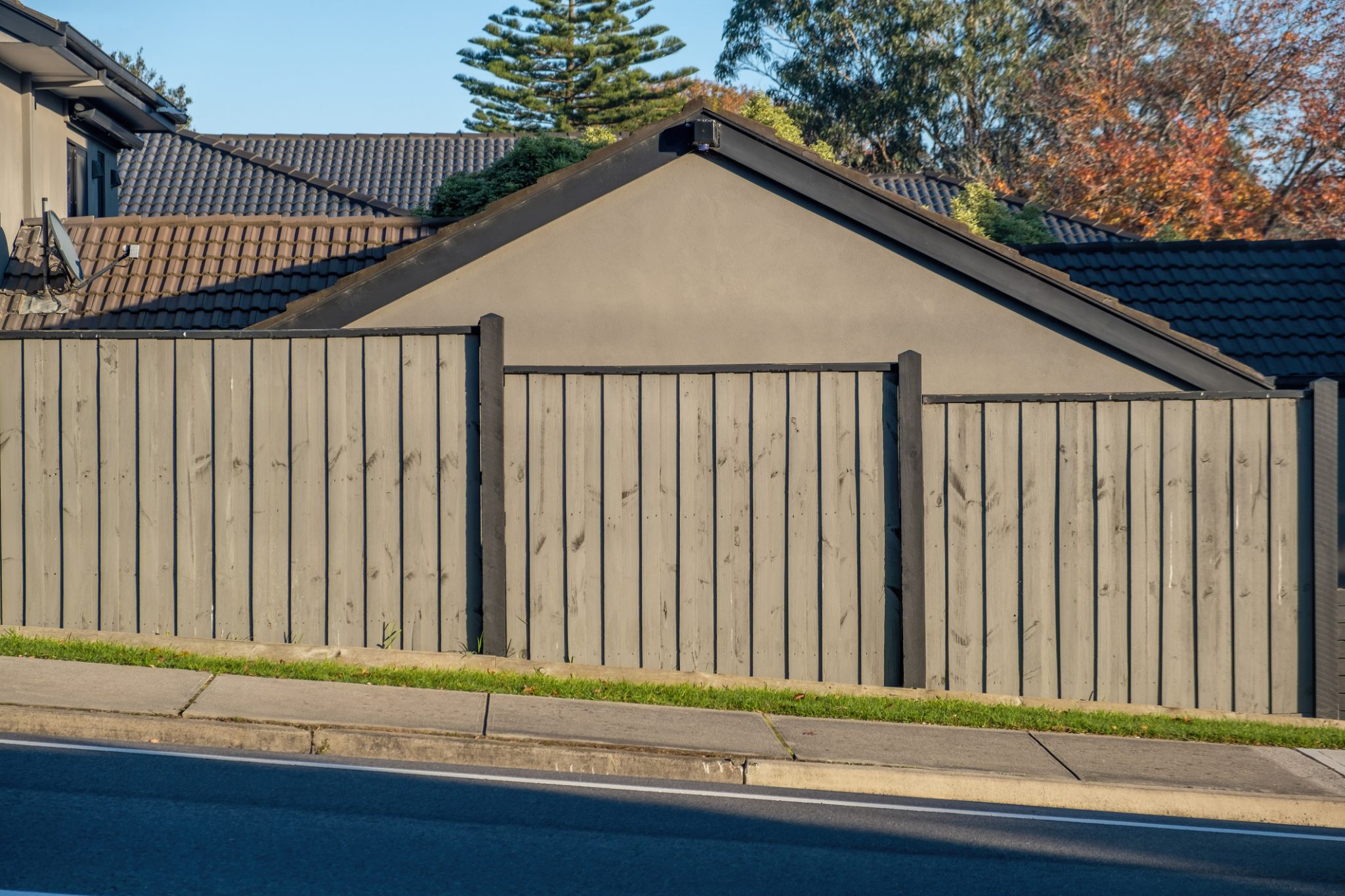 Does A Sloped Yard Require A Stepped Fence? | Pittsburgh Fence