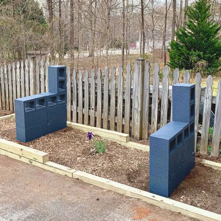 Easy Cinder Block Bench Cinder Block Bench: Easy Simple DIY Ideas