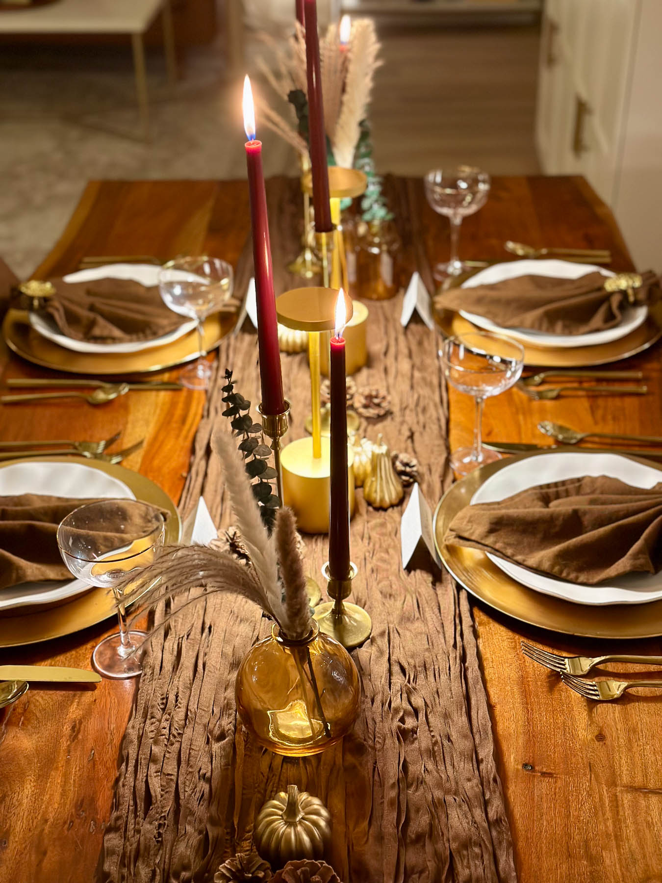 Gorgeous Neutral Thanksgiving Tablescape with Brown & Gold Accents