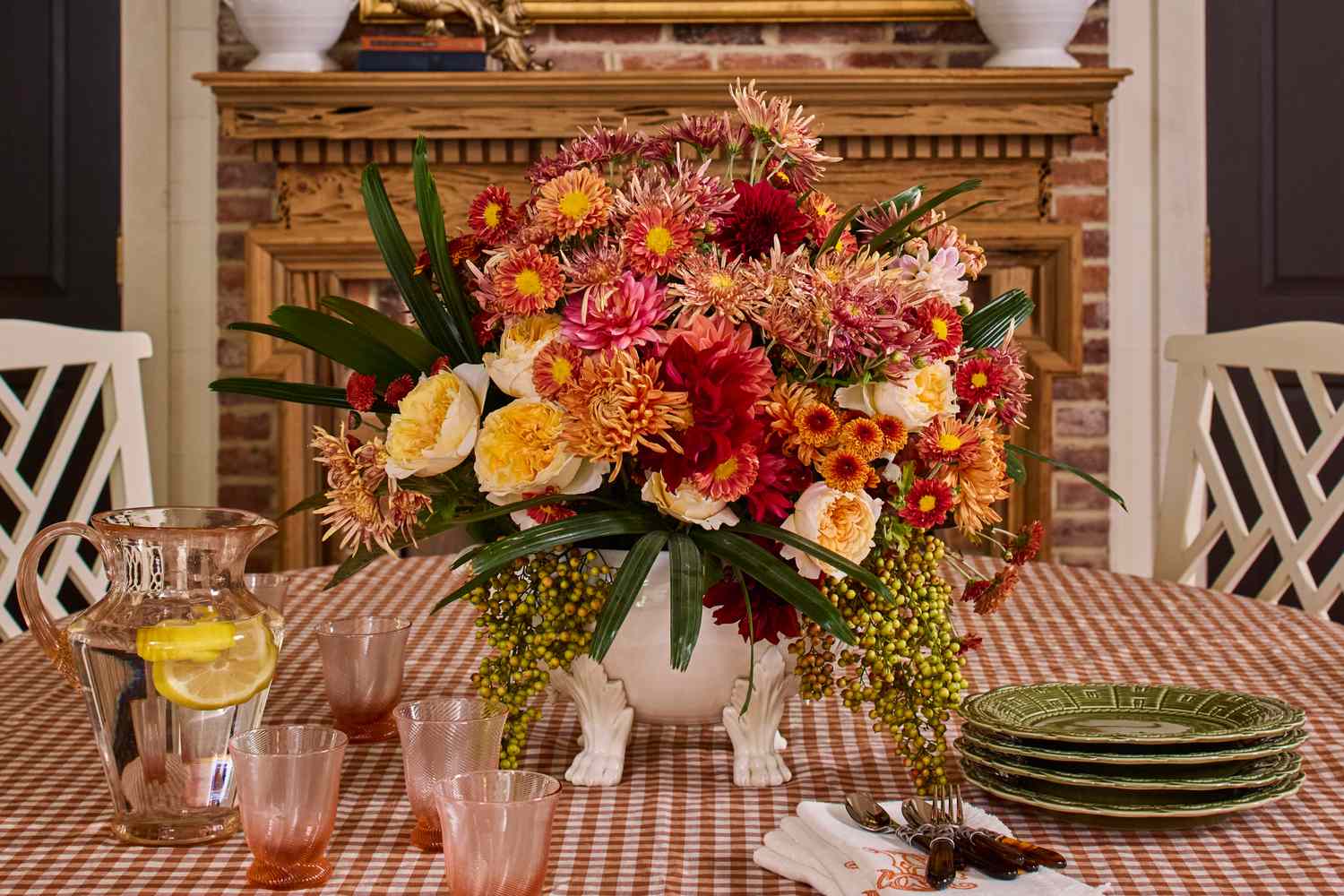 How To Arrange Mums For Gorgeous Fall Centerpieces