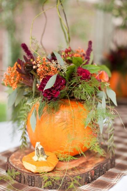 Inspiring Thanksgiving Table Centerpieces, Fresh Flowers and Pumpkins