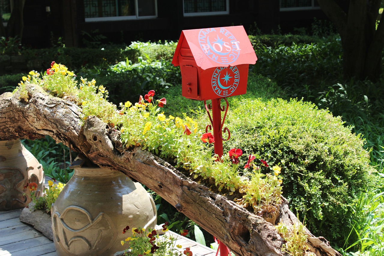 Mailbox Appeal - Pep it up With Plants - Home Fixated