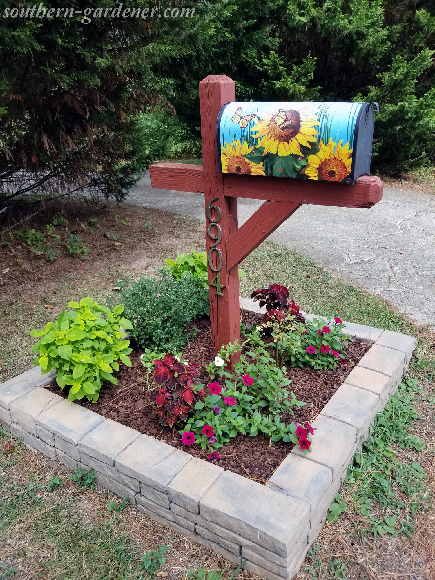 Mailbox Landscaping & Makeover – Southern Gardener