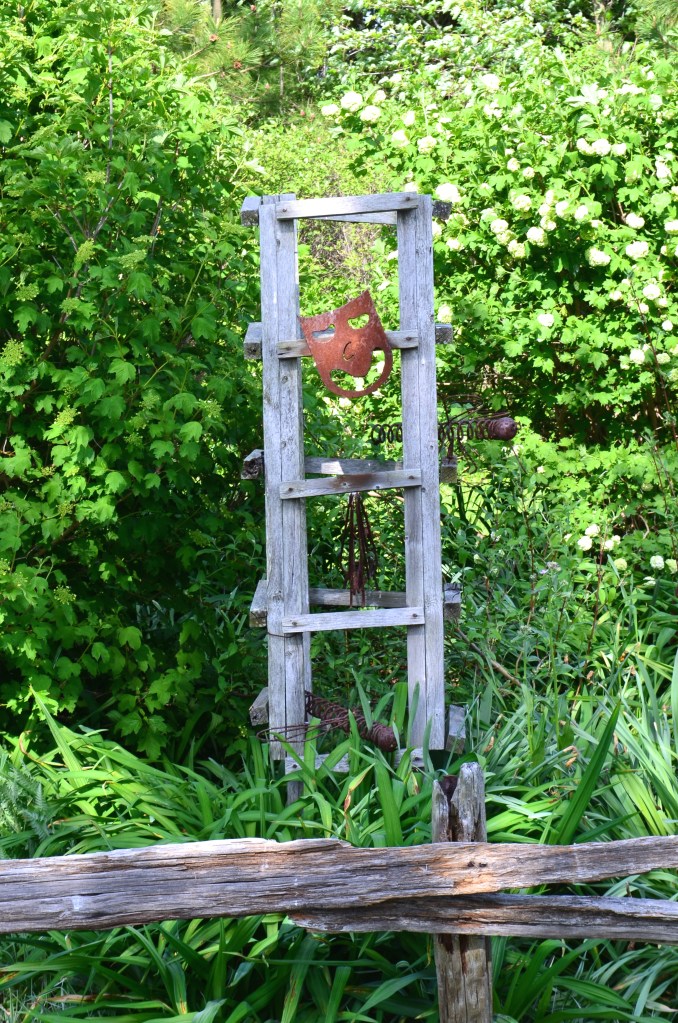 Ministry of the fence DIY sculpture, decor and funky seating in a remarkable country garden