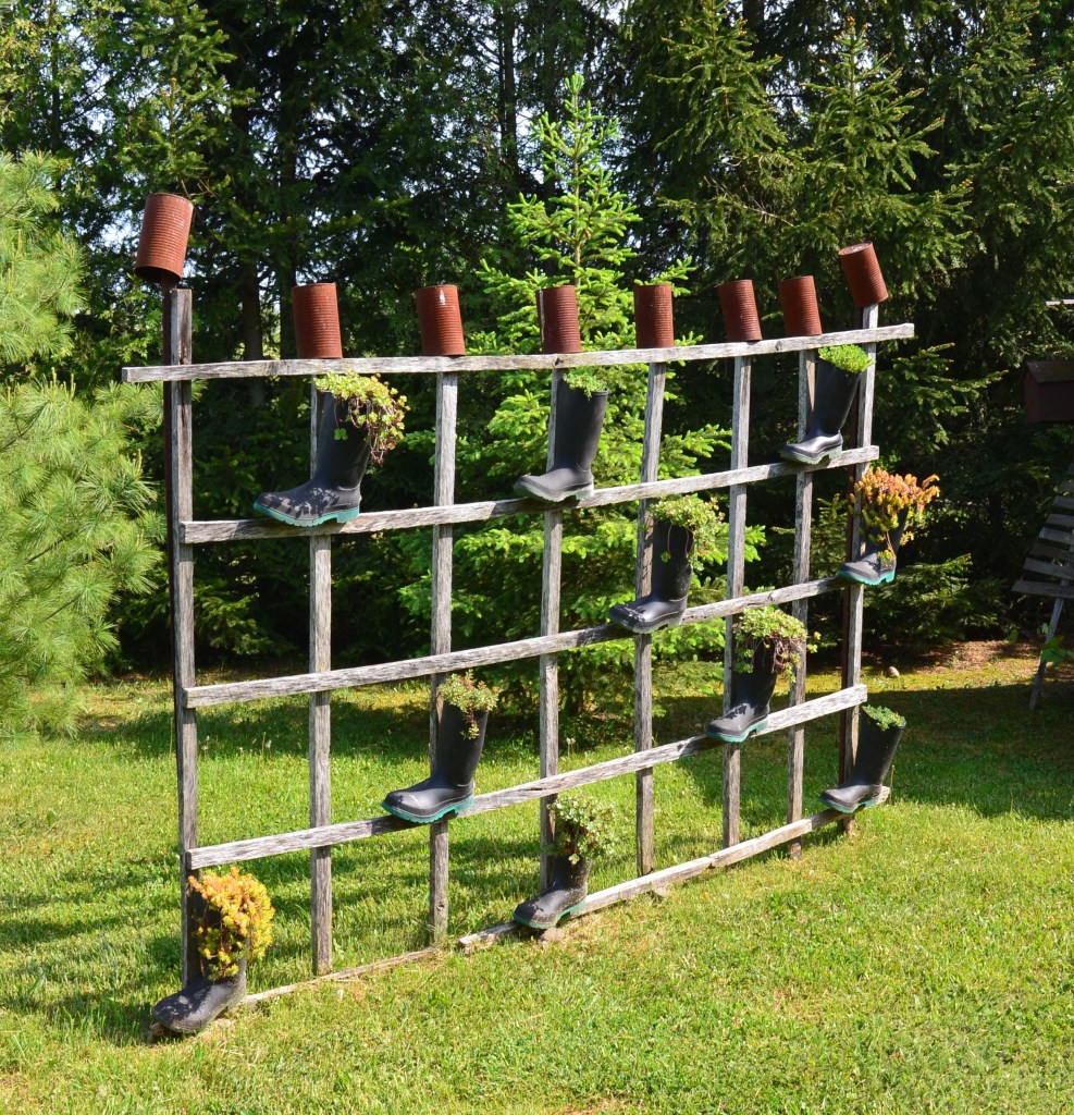 Ministry of the fence DIY sculpture, decor and funky seating in a remarkable country garden