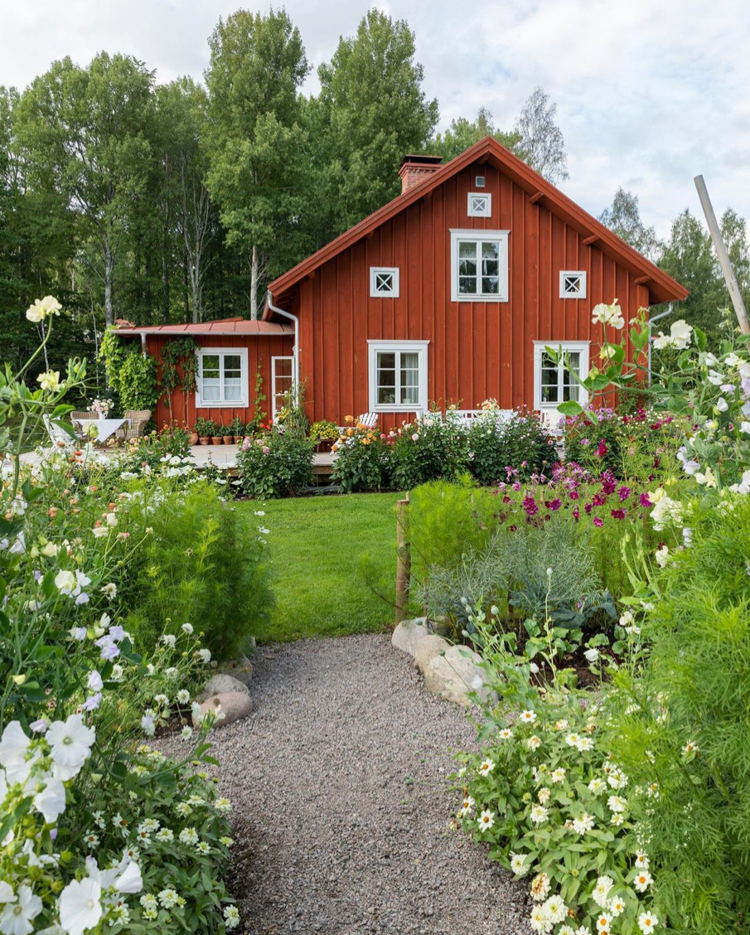 my scandinavian home: Jessica's Beautiful Swedish Country Home and Garden