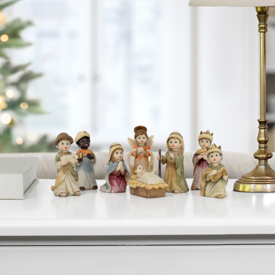 Nativity Scenes and Advent Calendars - A Traditional Christmas with a Nativity Scene