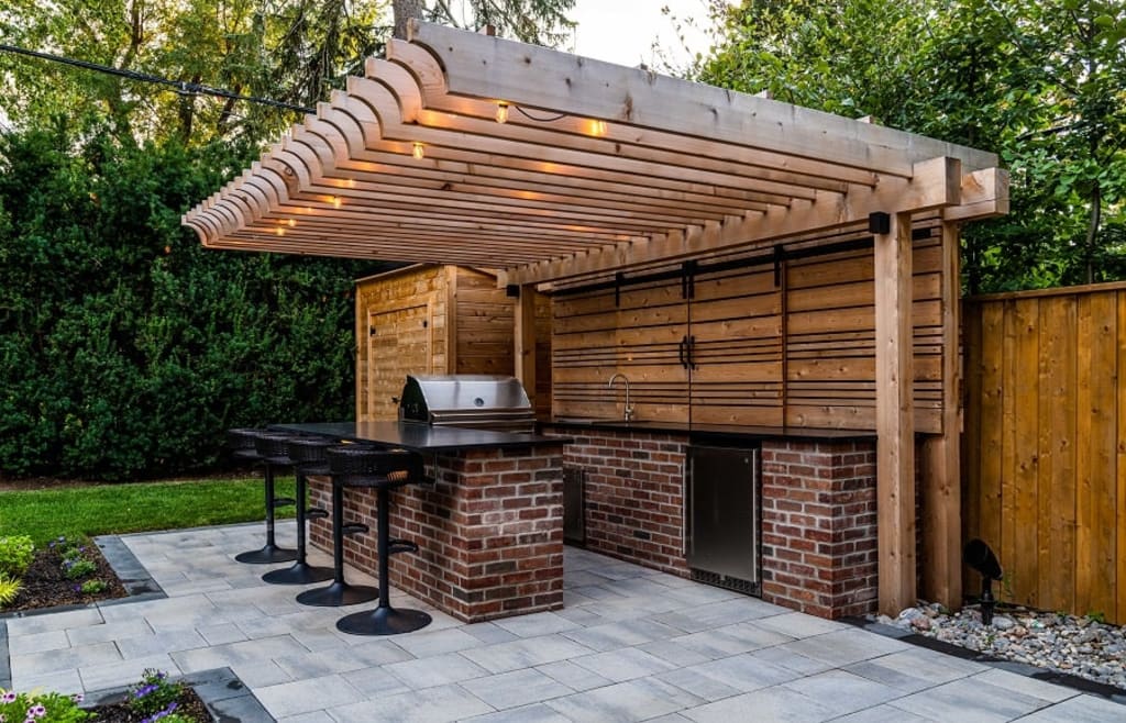 Outdoor Bar Design Ideas to Turn Your Yard Into a Social Hub | FYI