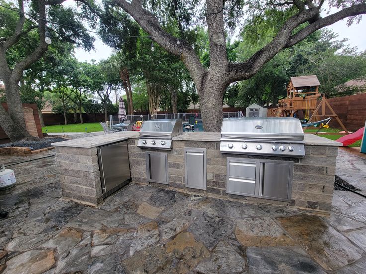 Outdoor Stone Kitchens & Backyard Bars in Houston TX | Stevens Landscaping Services