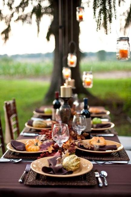 Outdoor Thanksgiving Decorating Ideas and Modern Fall Colors
