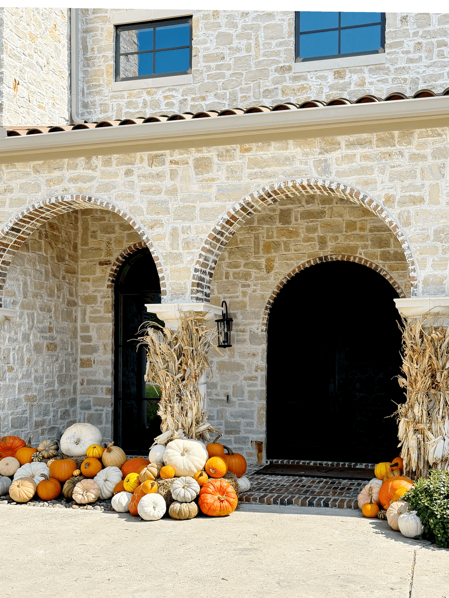 Premium fall porch pumpkin display | Pumpkin delivery