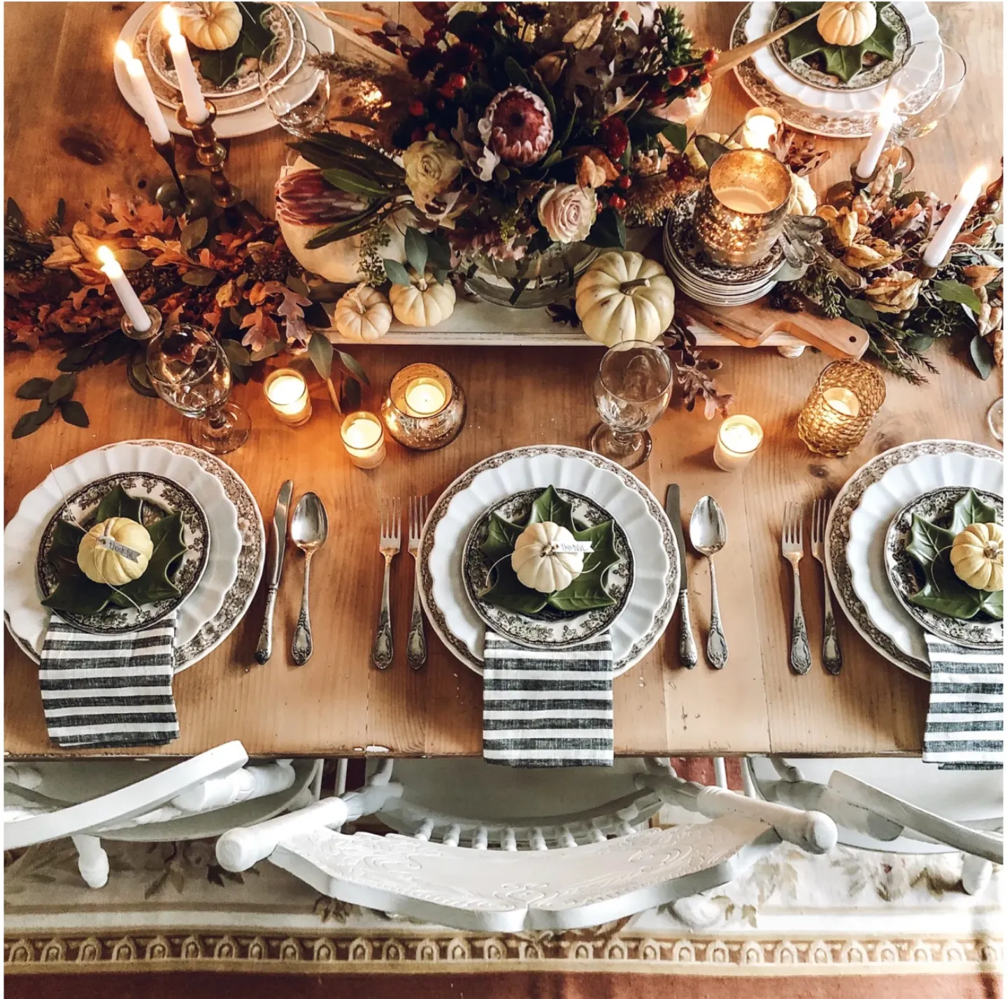 Thanksgiving Tablescape Ideas 2025: A Traditional Setting with a Modern Feel