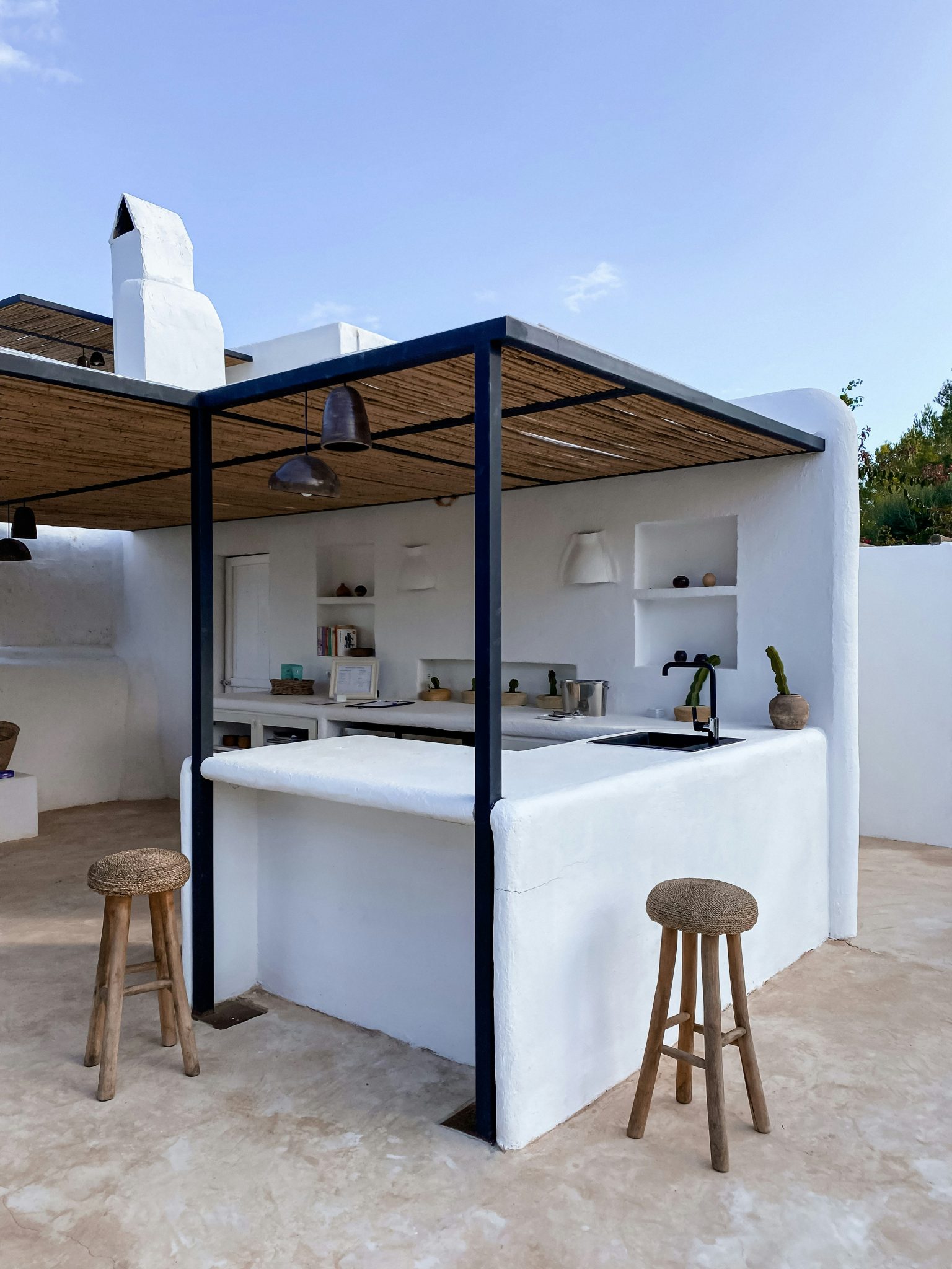 Traditional Ibizan architecture Outdoor bar at Can Domo Ibiza #ibiza #bar #hotel #traditional #architecture #outdoor #Candomo