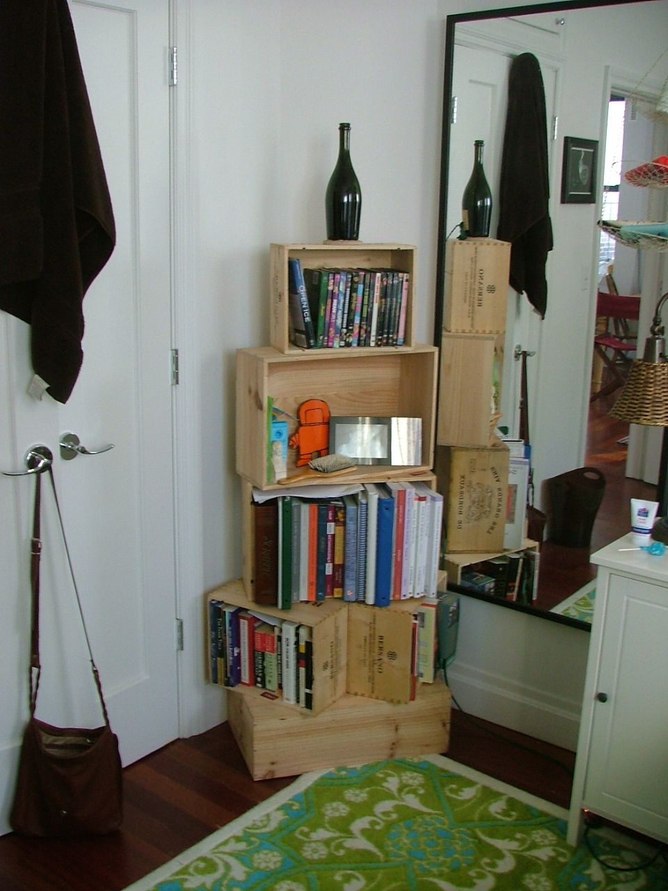 Wine Crate Bookshelf : 5 Steps - Instructables