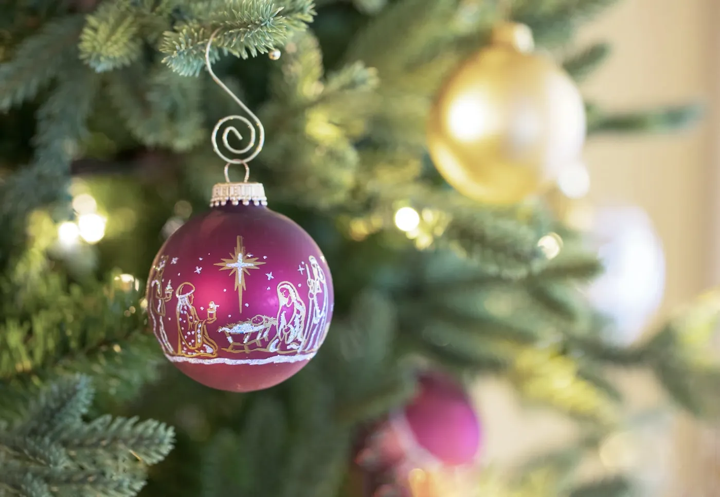 10 Christmas Colors and Their Festive Meanings Explored | Color Meanings