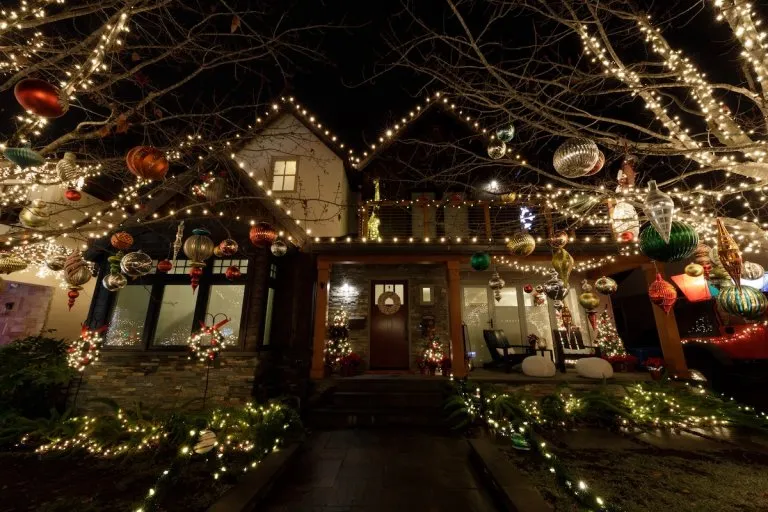 12 Pro Tips for Hanging Holiday Lights Outdoors - Bob Vila