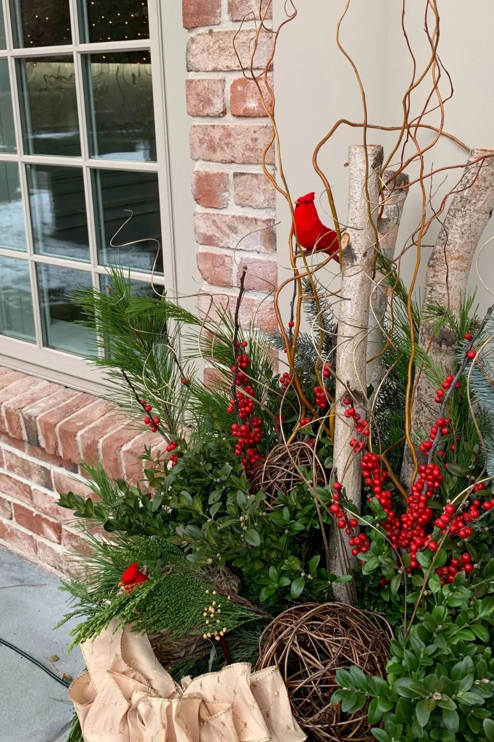 12 Simple Outdoor Christmas Decoration Ideas - Suburbs 101