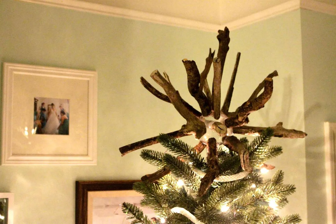 13 Fun and Festive DIY Christmas Tree Toppers You Can Make