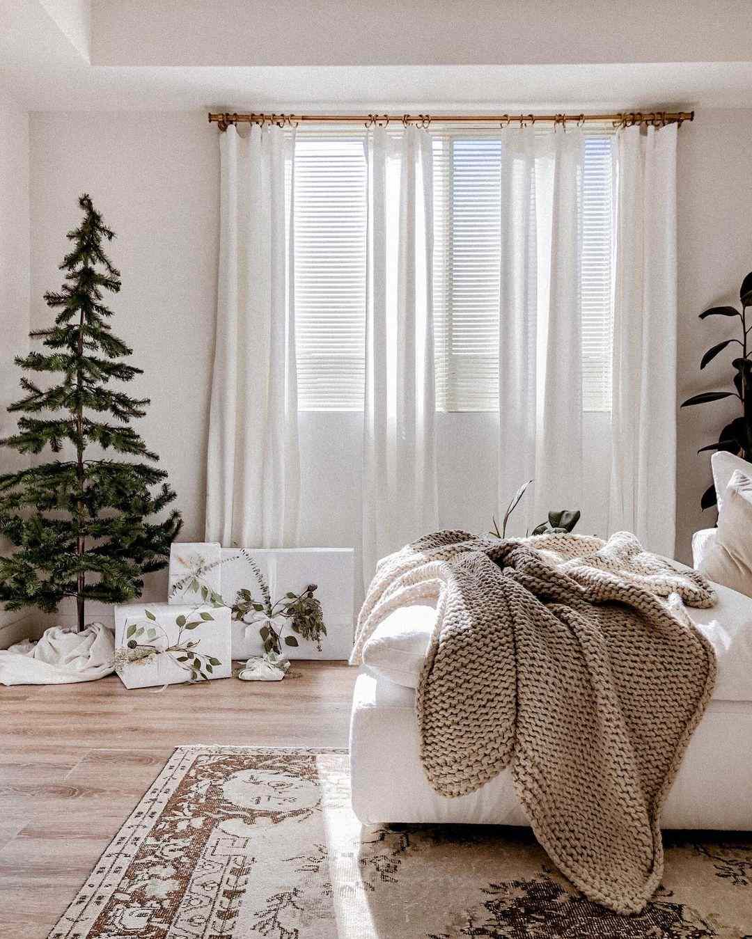 15 Non-Traditional Christmas Décor Ideas