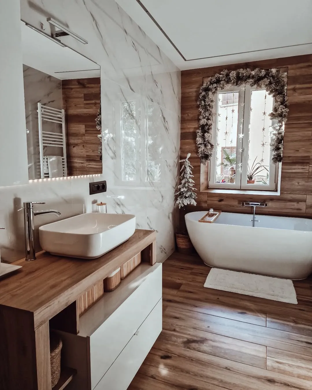 17 Christmas Bathroom Decor Ideas That Prove Even the Smallest Space Deserves a Festive Moment