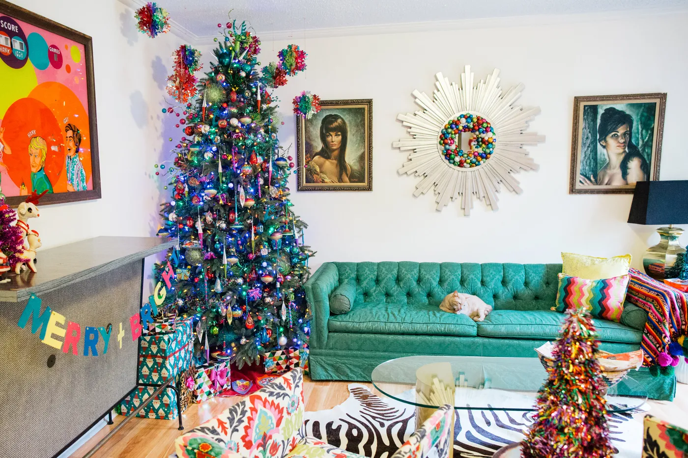 17 Vintage-Style Decor Finds to Fulfill Your Kitschy Holiday Dreams: apartmentshrink — LiveJournal