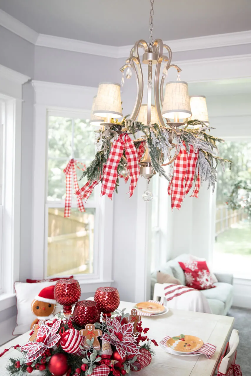 17 Ways to Bring Christmas Touches into Your Kitchen Decor - Decorator's  Warehouse