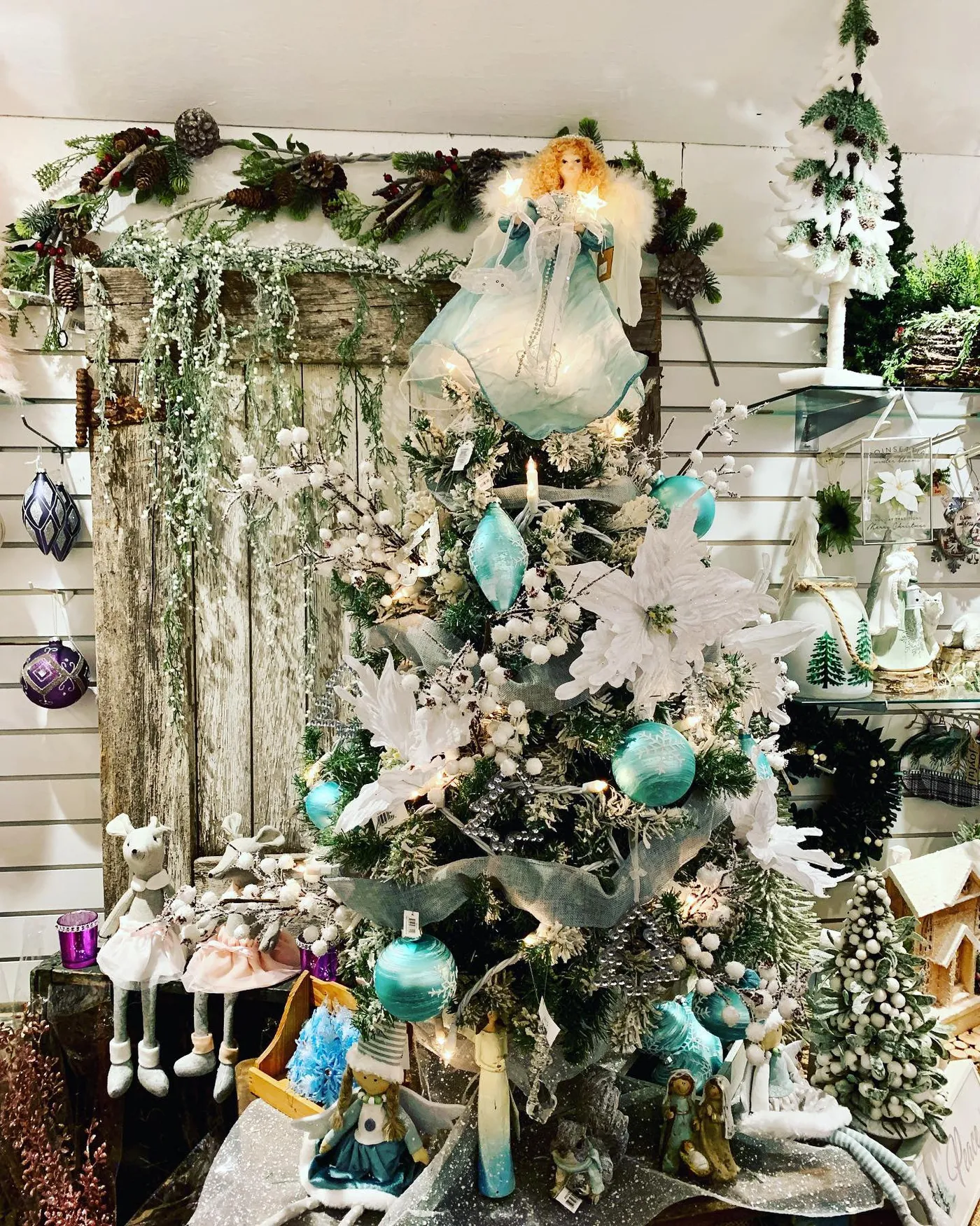 20 Blue Christmas Trees Bringing Elegance To Your Festive Décor Vintage  Angel Ornament Pearl Rhinestone Blue