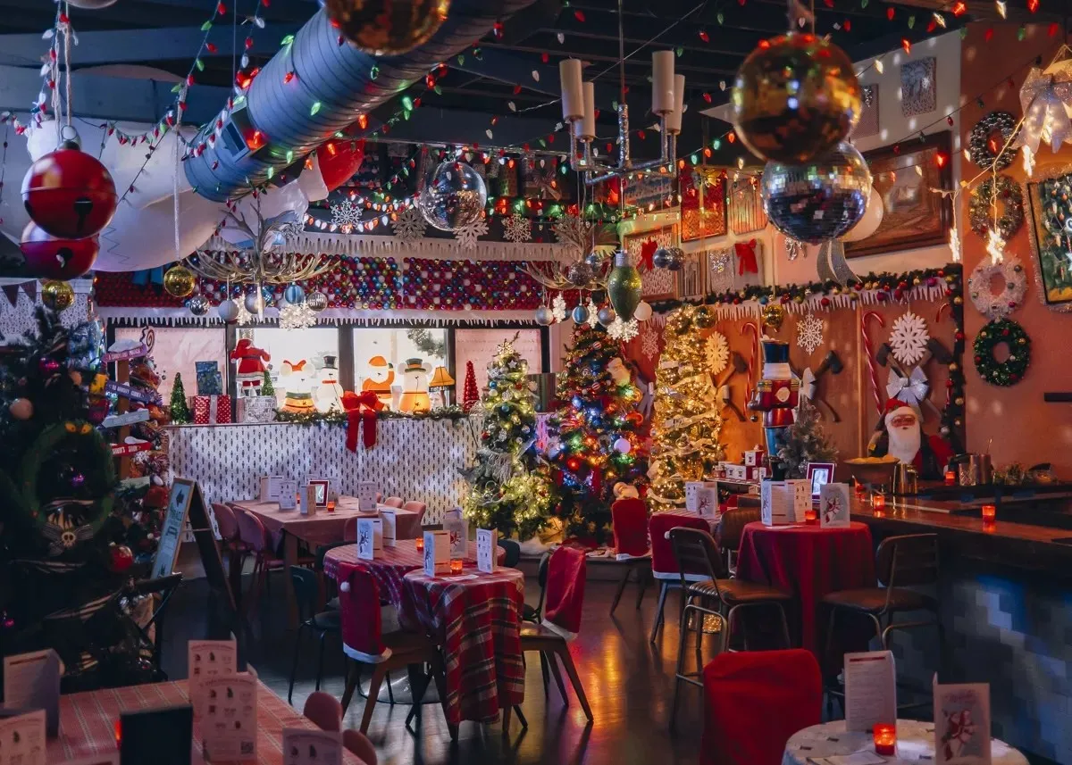 20 Greater Cincinnati Bars and Breweries With Immaculate Holiday Vibes -  Cincinnati CityBeat