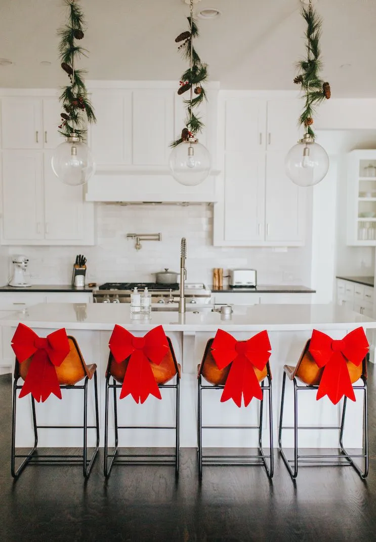20+ Simple and Pretty Christmas Kitchen Decor Ideas
