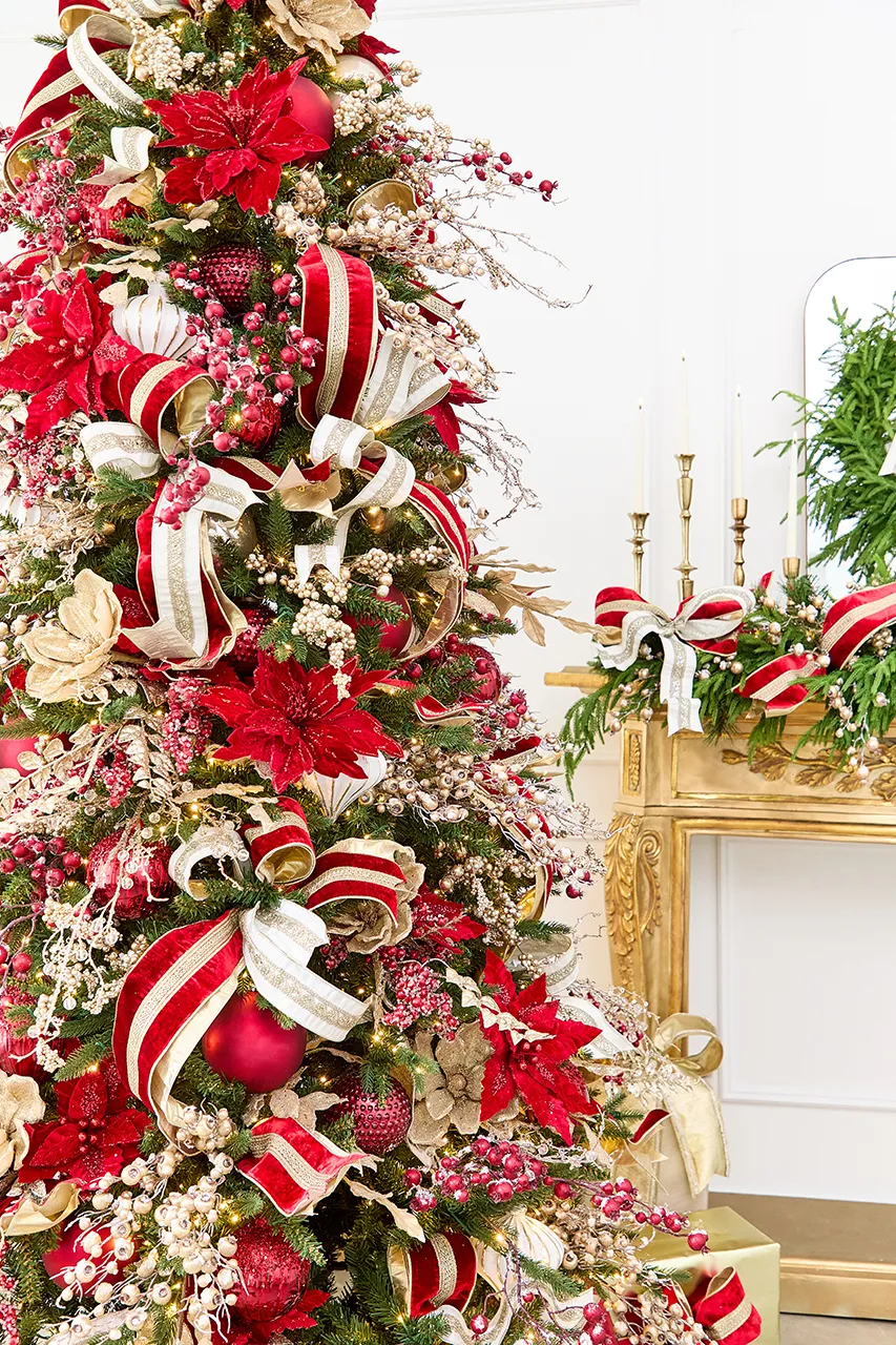 2026 Christmas Tree Trend Ideas: 8 Stunning Decorating Themes - Decorator's Warehouse