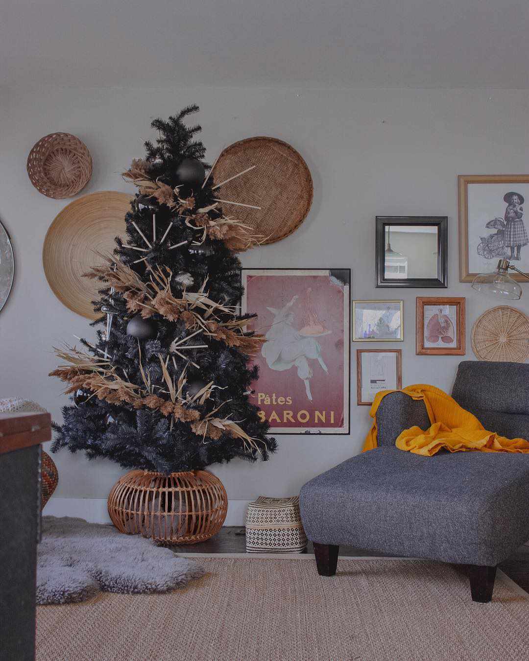 22 Black Christmas Tree Ideas for a Chic and Moody Look
