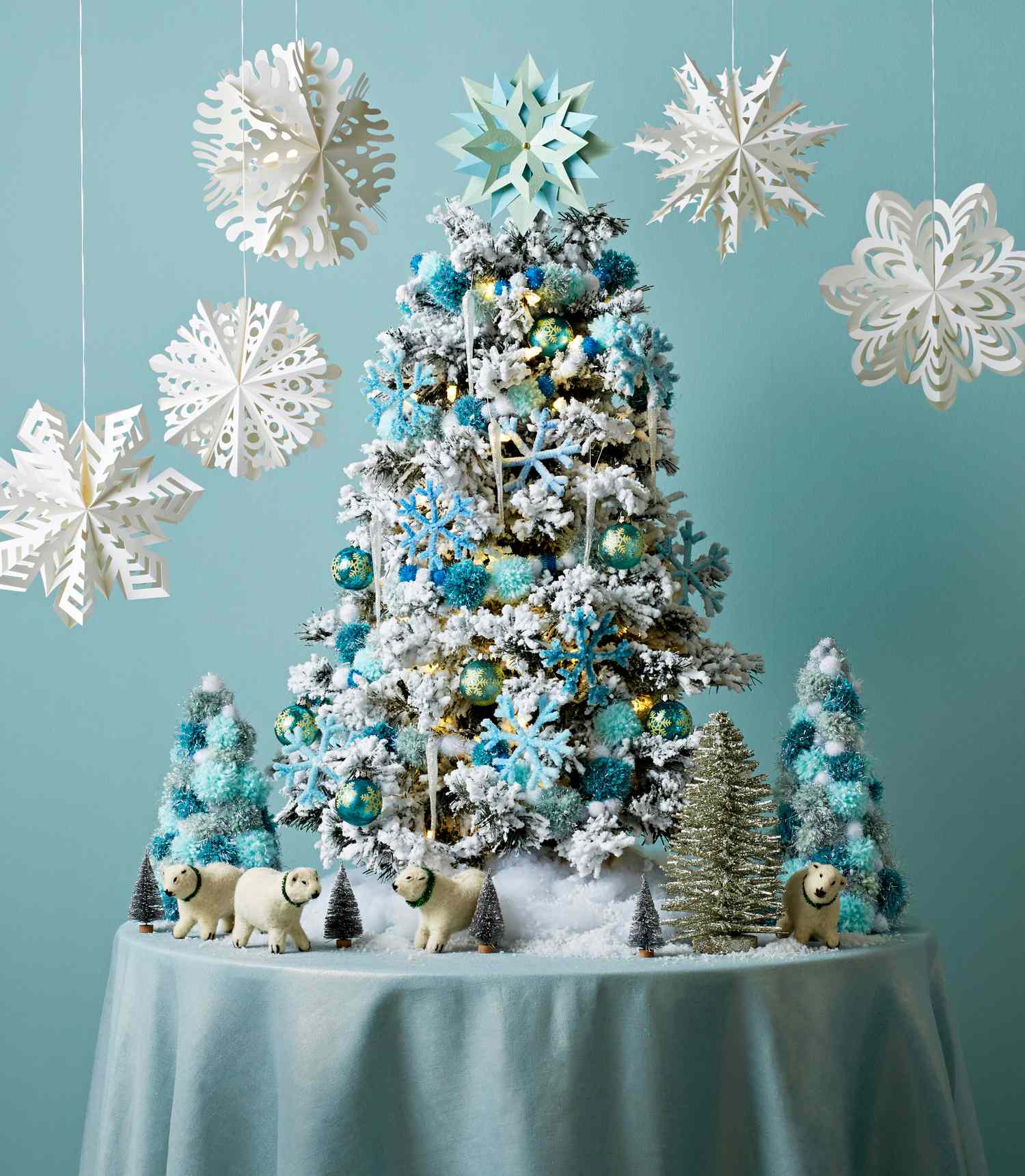 22 Colorful Tabletop Tree Christmas Decorations for a Small Space