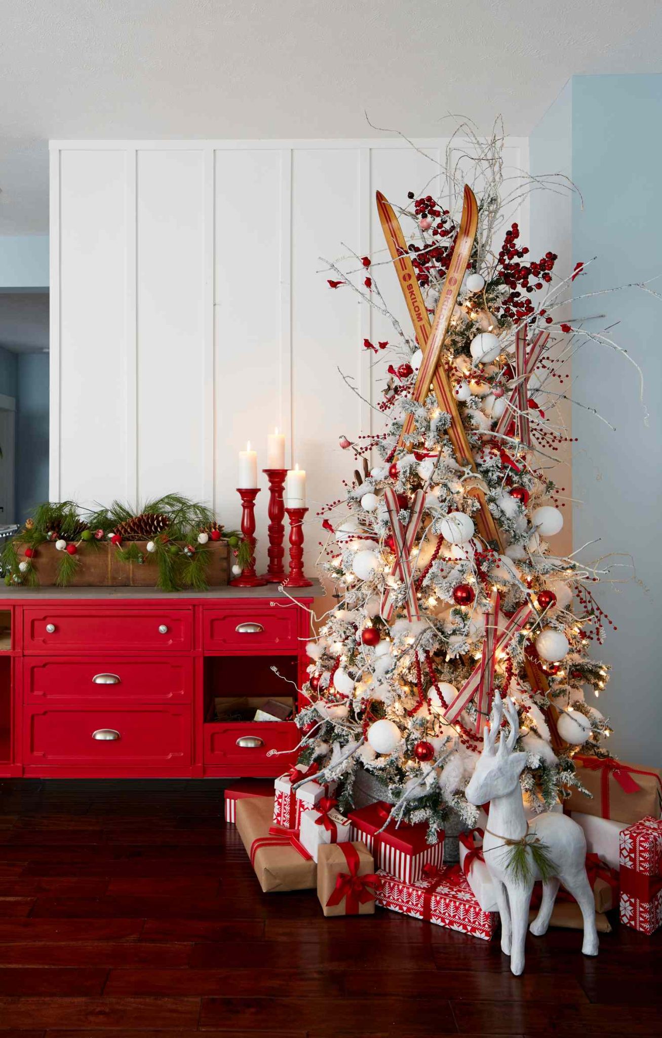 24 Red and White Christmas Decor Ideas for a Classic Holiday Home