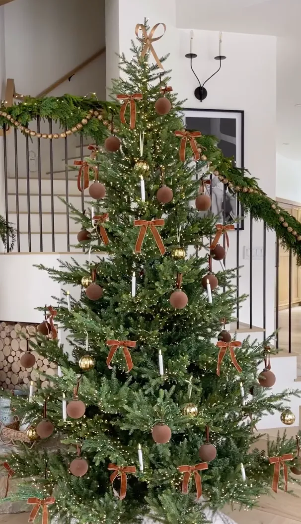 25 Farmhouse Christmas Tree Ideas to Transform Your Decor