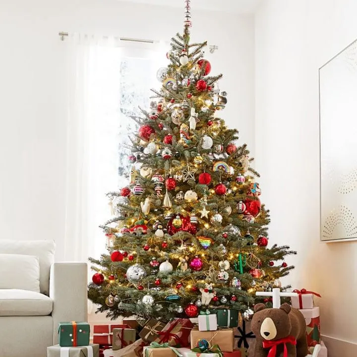26 Christmas Color Palette Ideas - Star Paint