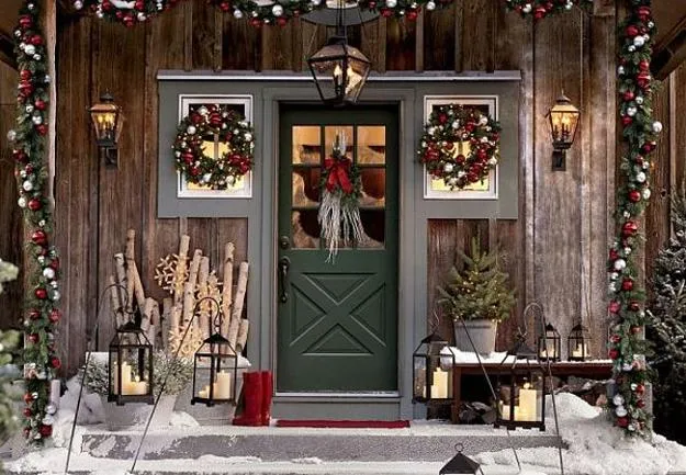 30 Spectacular Front Door Decoration Ideas for Christmas and Winter Holidays
