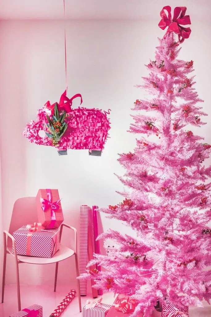 38 Christmas Tree Ribbon Ideas for a New Take on a Classic Look