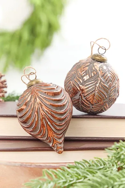 4' Glass Highlands Ornament - Decorator's Warehouse