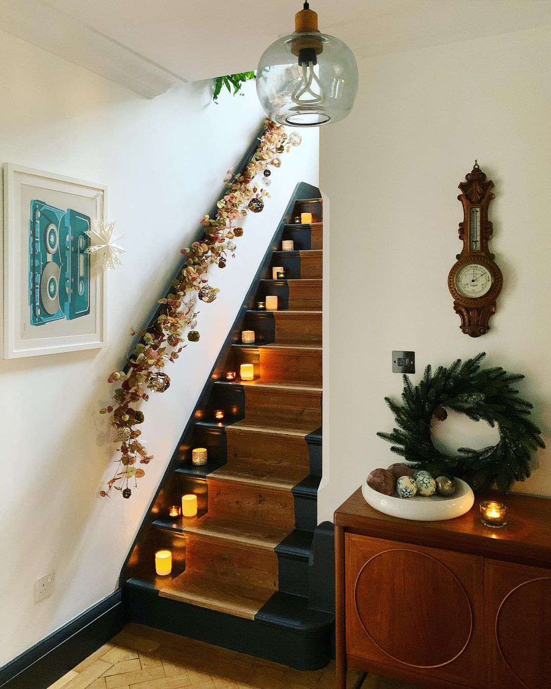 40 Beautiful Staircase Decorations For Christmas