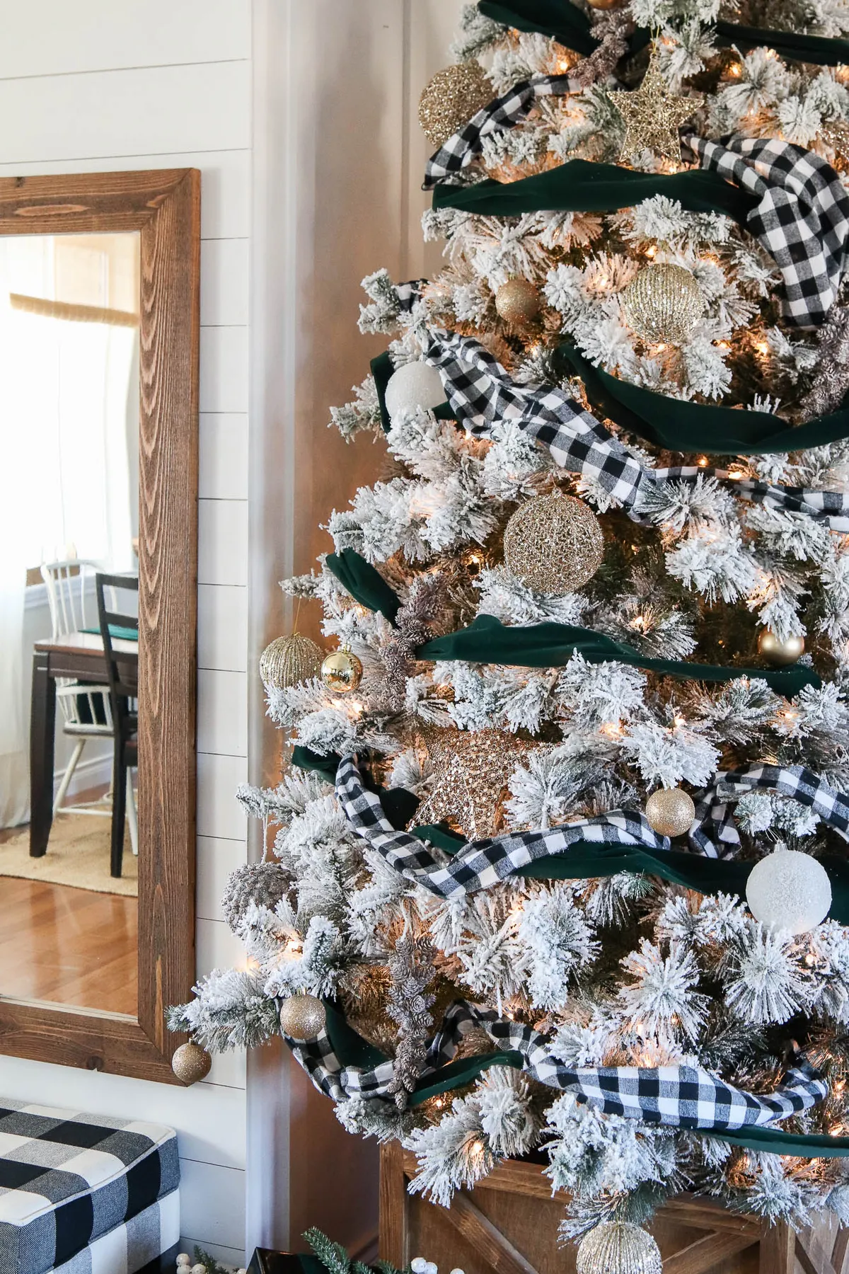 44 Beautiful Christmas Tree Ideas from Design Experts Christmas Tree