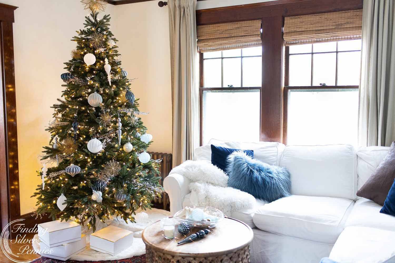 47 Christmas Tree Themes For an Elevated Look That Will Impress Your Guests