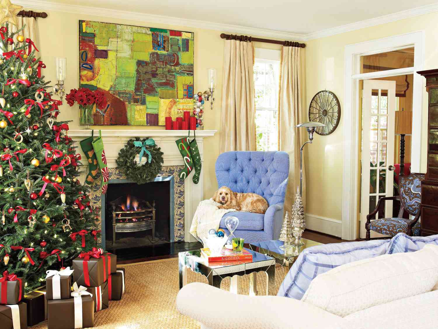 48 Best Living Room Christmas Decorating Ideas