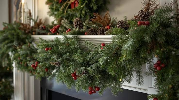 5 Best Artificial Garlands for a Hyper-Realistic Look (2025)